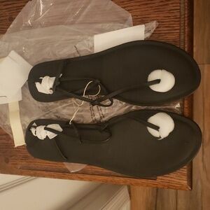Ann Taylor Loft Skinny Strappy Thong Summer Women's Black Sandals - Size 9 shoes